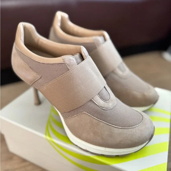 NWT The Icon Heel from SNEEX size 9 Color, Sand - Picture 3 of 11